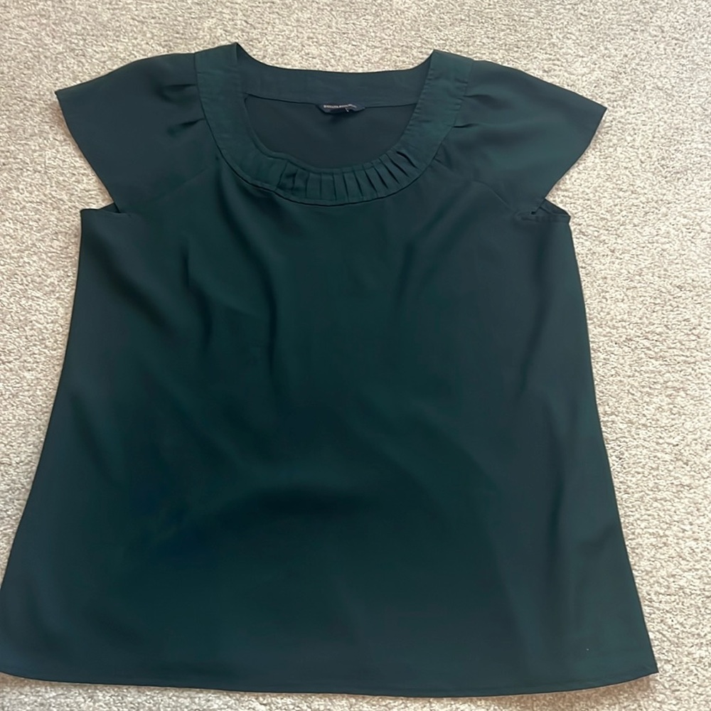 Banana Republic forest green shell with neck detail